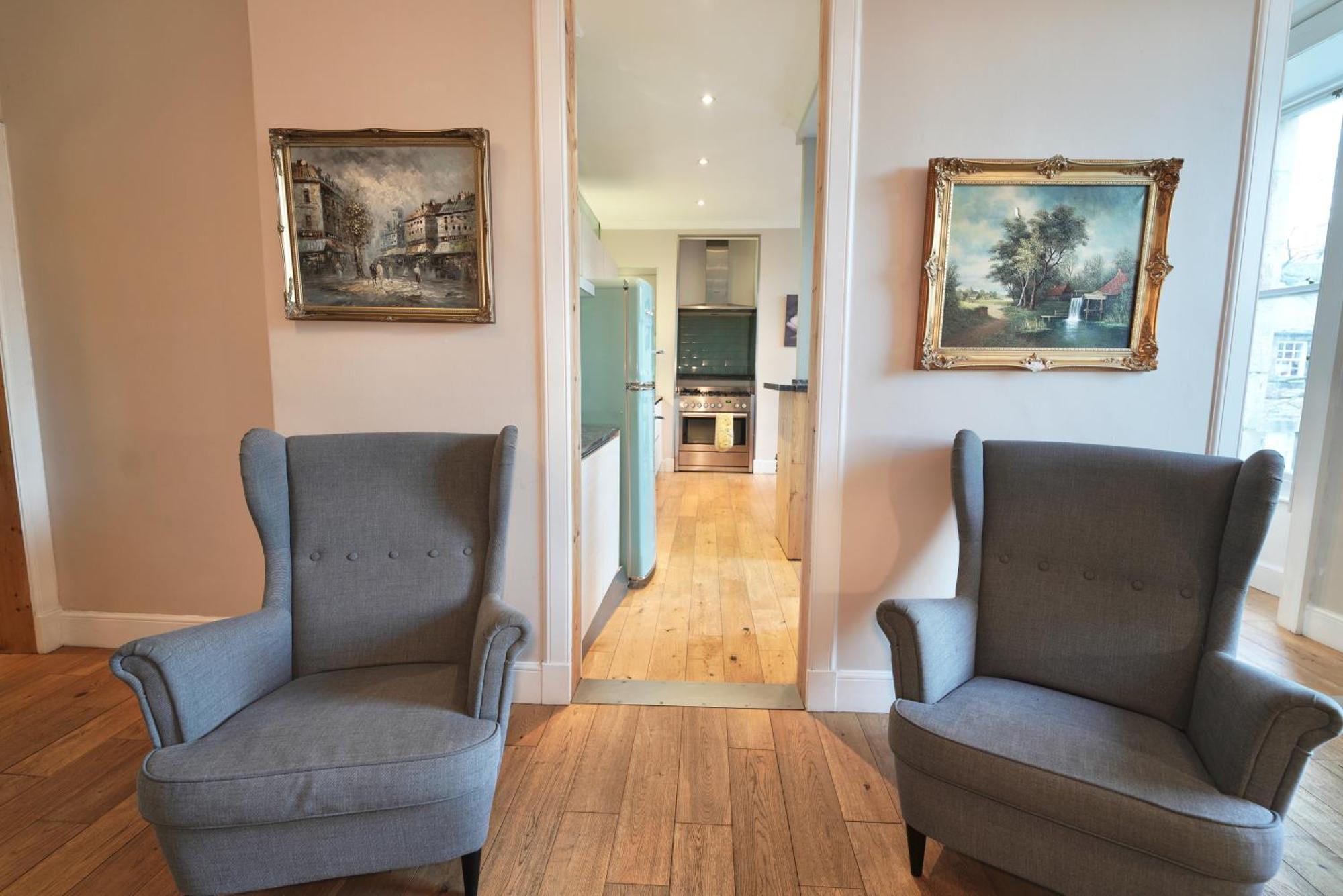 Spacious 2 Bed Apt Next To Royal Mile & Waverley エディンバラ エクステリア 写真