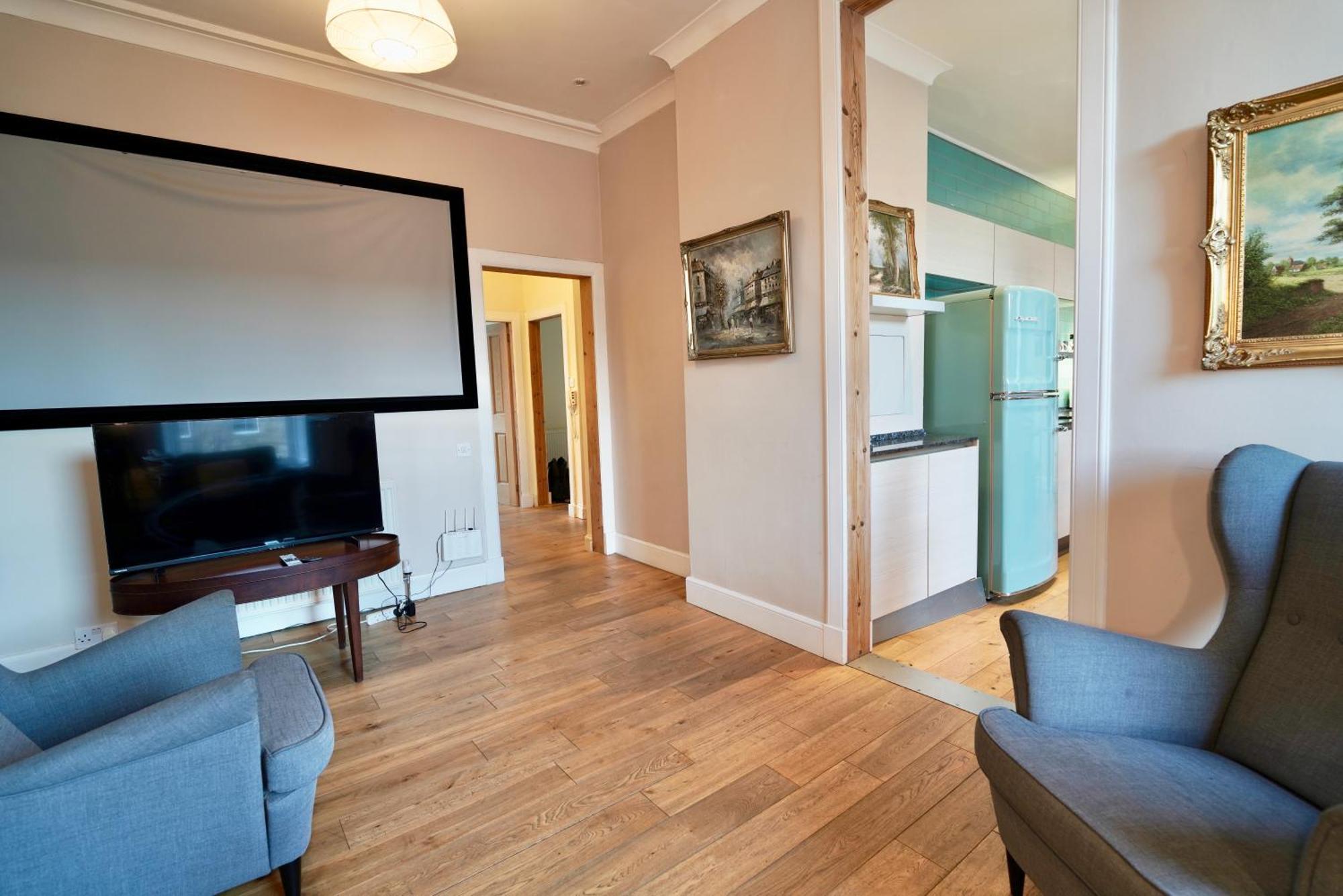 Spacious 2 Bed Apt Next To Royal Mile & Waverley エディンバラ エクステリア 写真