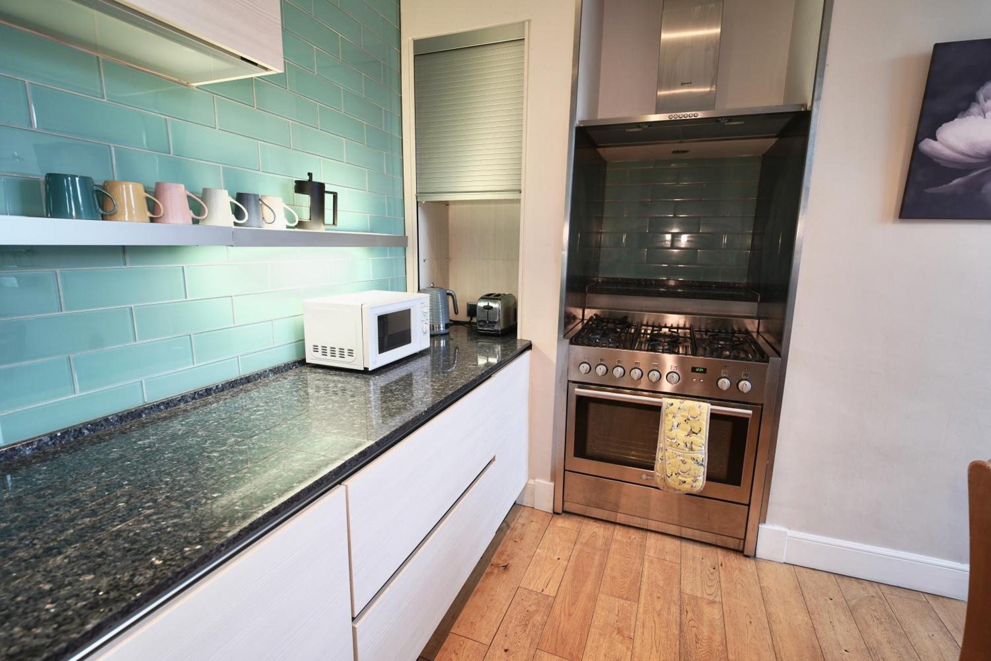 Spacious 2 Bed Apt Next To Royal Mile & Waverley エディンバラ エクステリア 写真