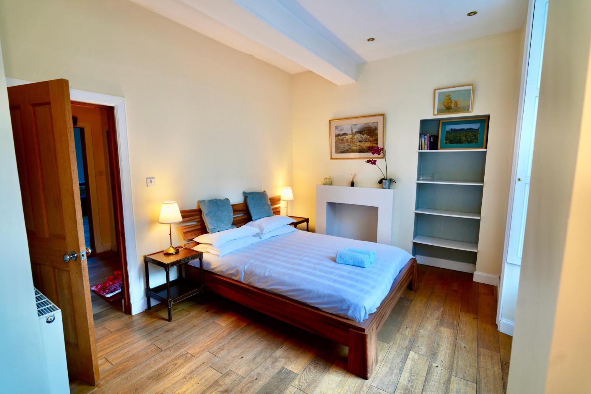 Spacious 2 Bed Apt Next To Royal Mile & Waverley エディンバラ エクステリア 写真