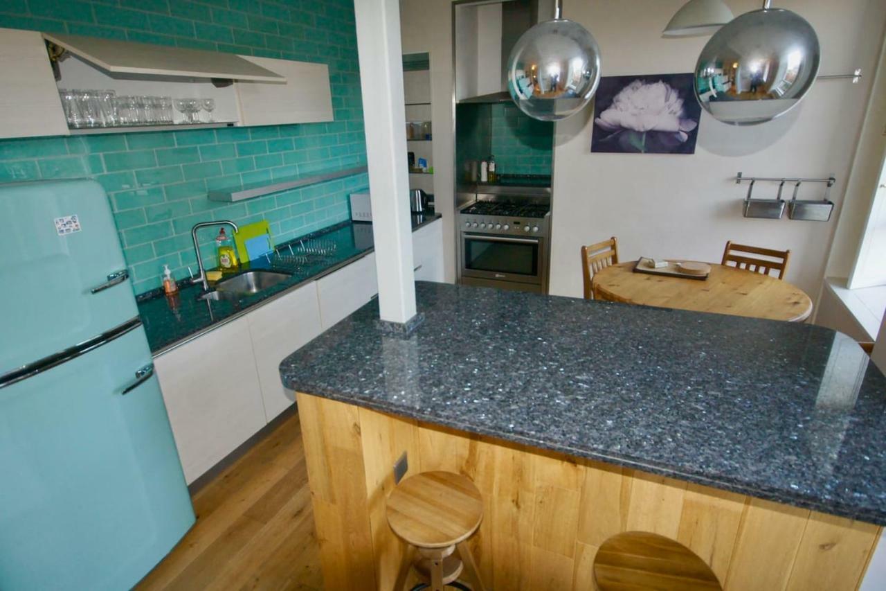 Spacious 2 Bed Apt Next To Royal Mile & Waverley エディンバラ エクステリア 写真