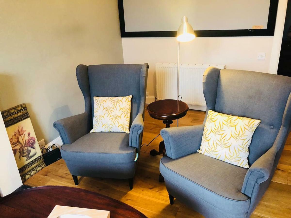 Spacious 2 Bed Apt Next To Royal Mile & Waverley エディンバラ エクステリア 写真